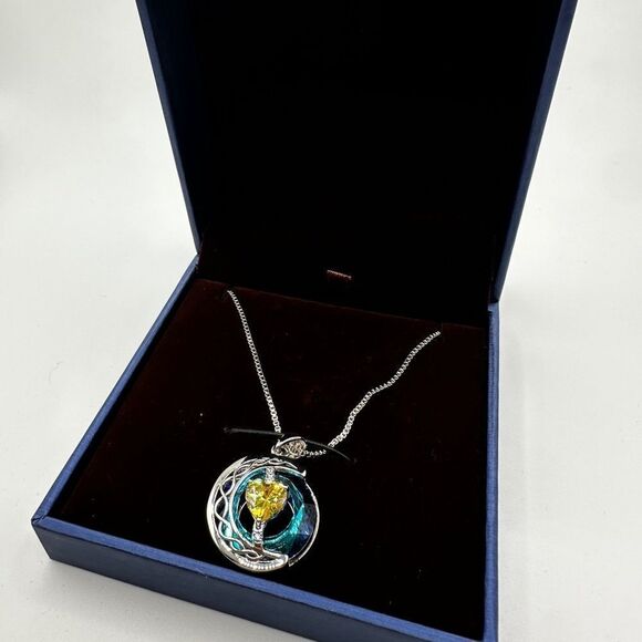 NIB, Redbee 18k GP, white gold over s925, Moon and yellow Heart necklace! - Picture 8 of 13
